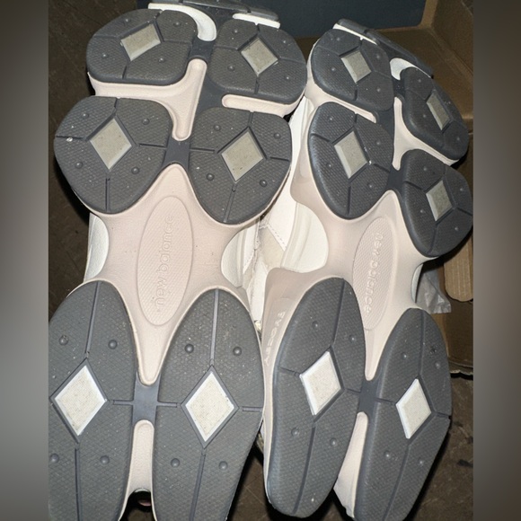 New Balance 9060 - Picture 5 of 9